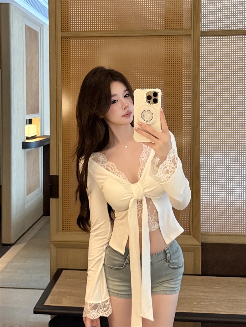 Women's Slim Fit Long Sleeve Lace Panel T-Shirt Fall 2025 - Image 4