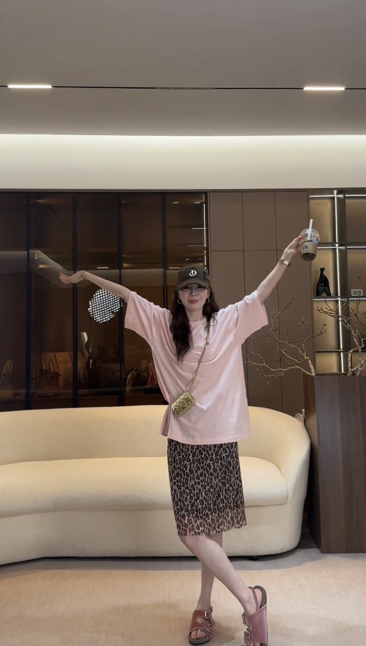 JING DIAN Custom Pink Crew Neck Oversized T-Shirt and Skirt Set - Image 2