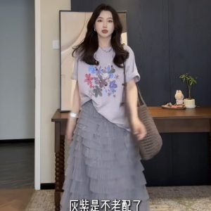 Women's Summer Round Neck Floral T-Shirt and Cake Skirt Two-Piece Set