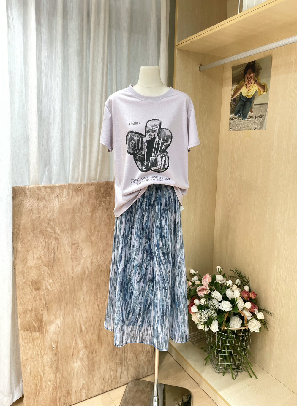 Korean Style Casual T-Shirt and Floral Skirt Two-Piece Set - Image 2