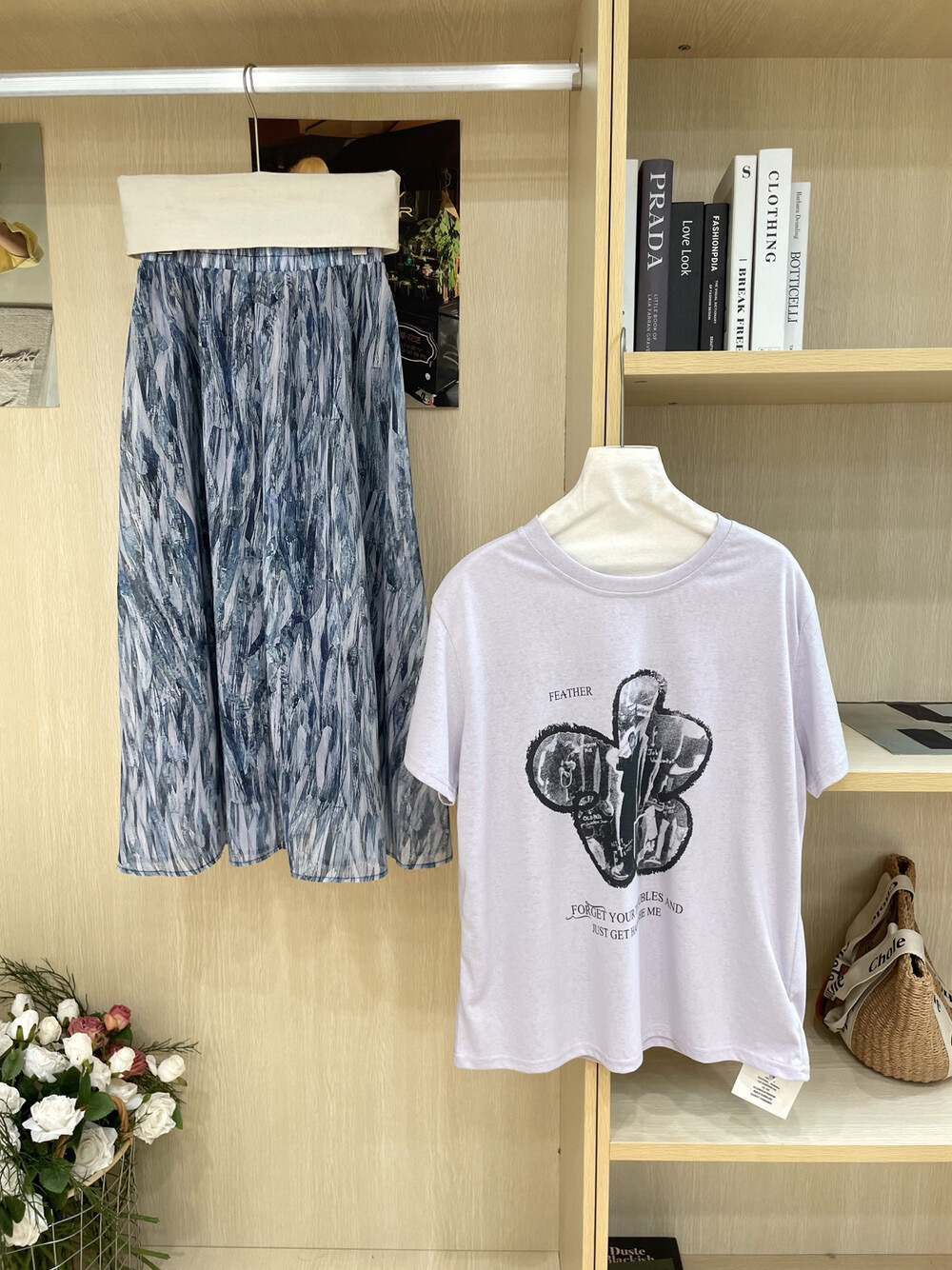 Korean Style Casual T-Shirt and Floral Skirt Two-Piece Set - Image 3